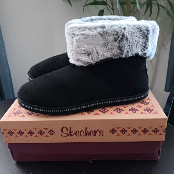 Skechers Black and Gray Ankle Booties - Picture 1 of 3